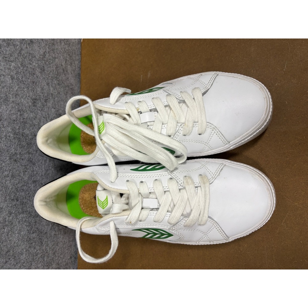 Cariuma Salvas White Green Leather Low Top Sneakers Mens 8 Womens 9.5 411301W23M